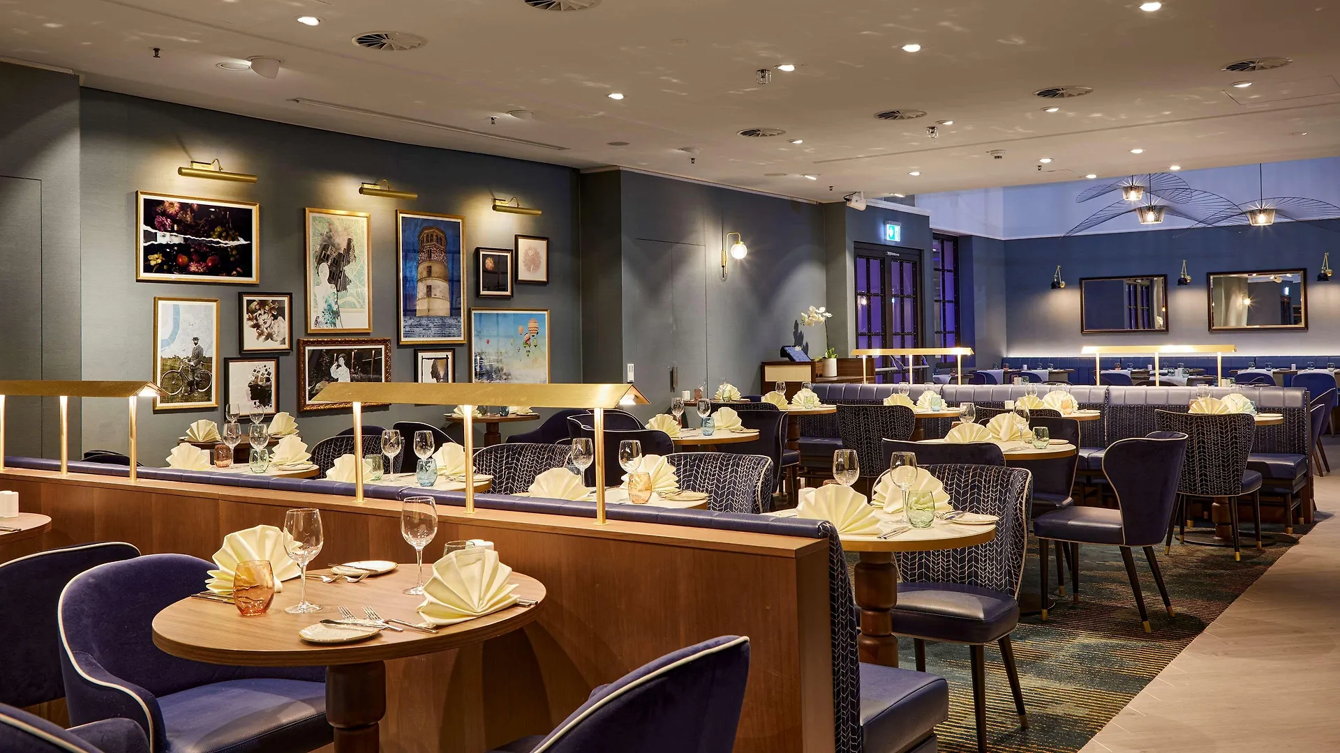 Hilton Duesseldorf Hotell  Düsseldorf