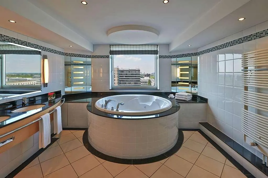 Hilton Duesseldorf Hotel 5*, Dusseldorf