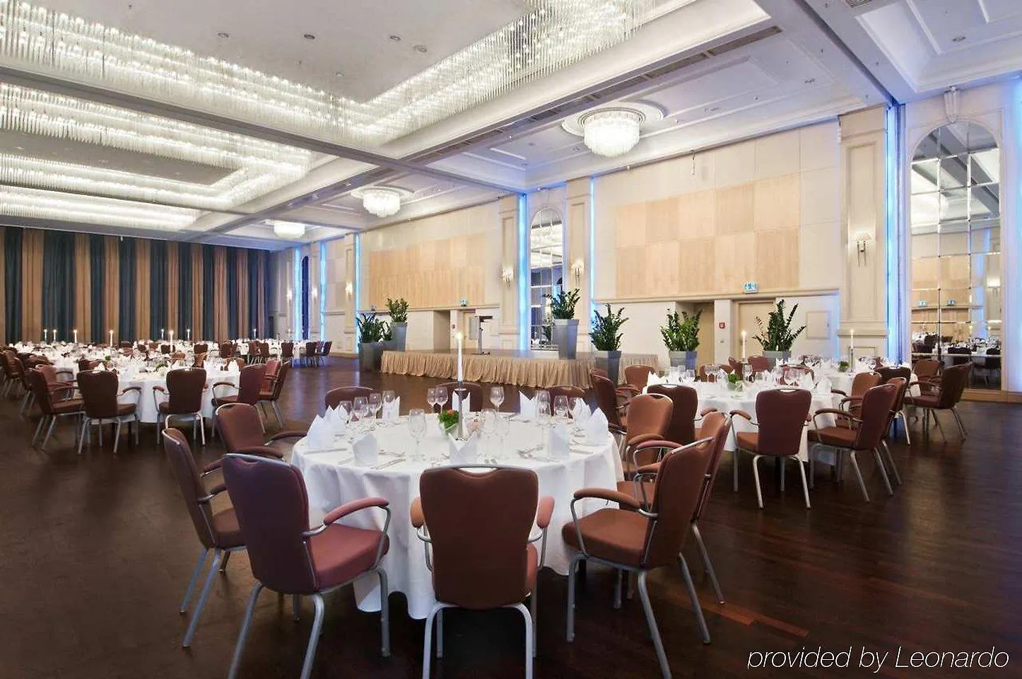*****  Hilton Duesseldorf Hotell Tyskland