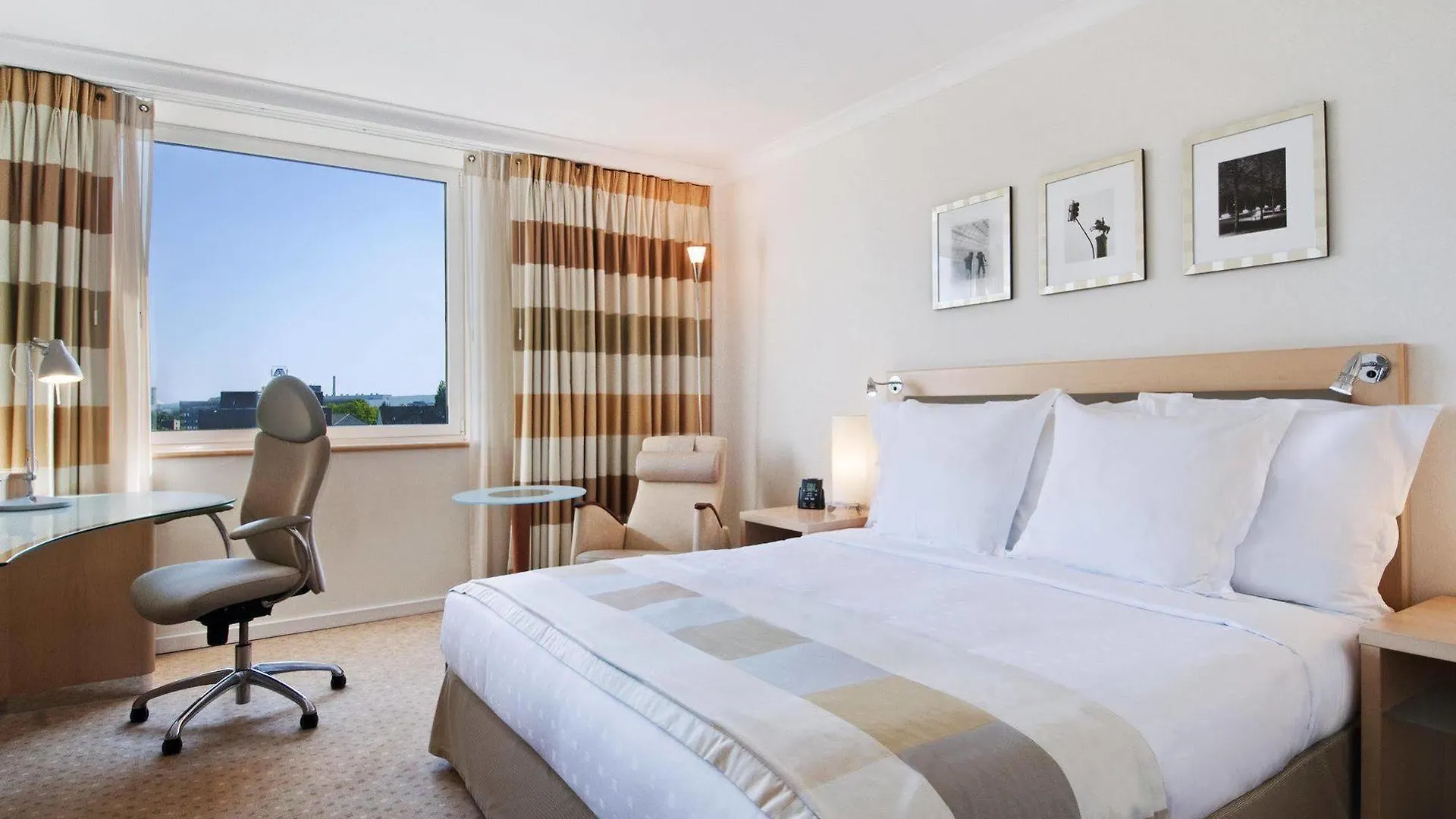 Hilton Duesseldorf Hotell 5*, Düsseldorf Tyskland