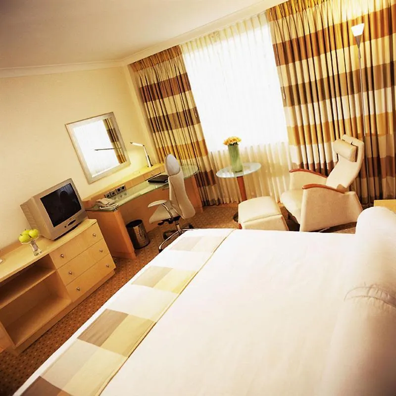 Hilton Duesseldorf Hotell 5*, Düsseldorf