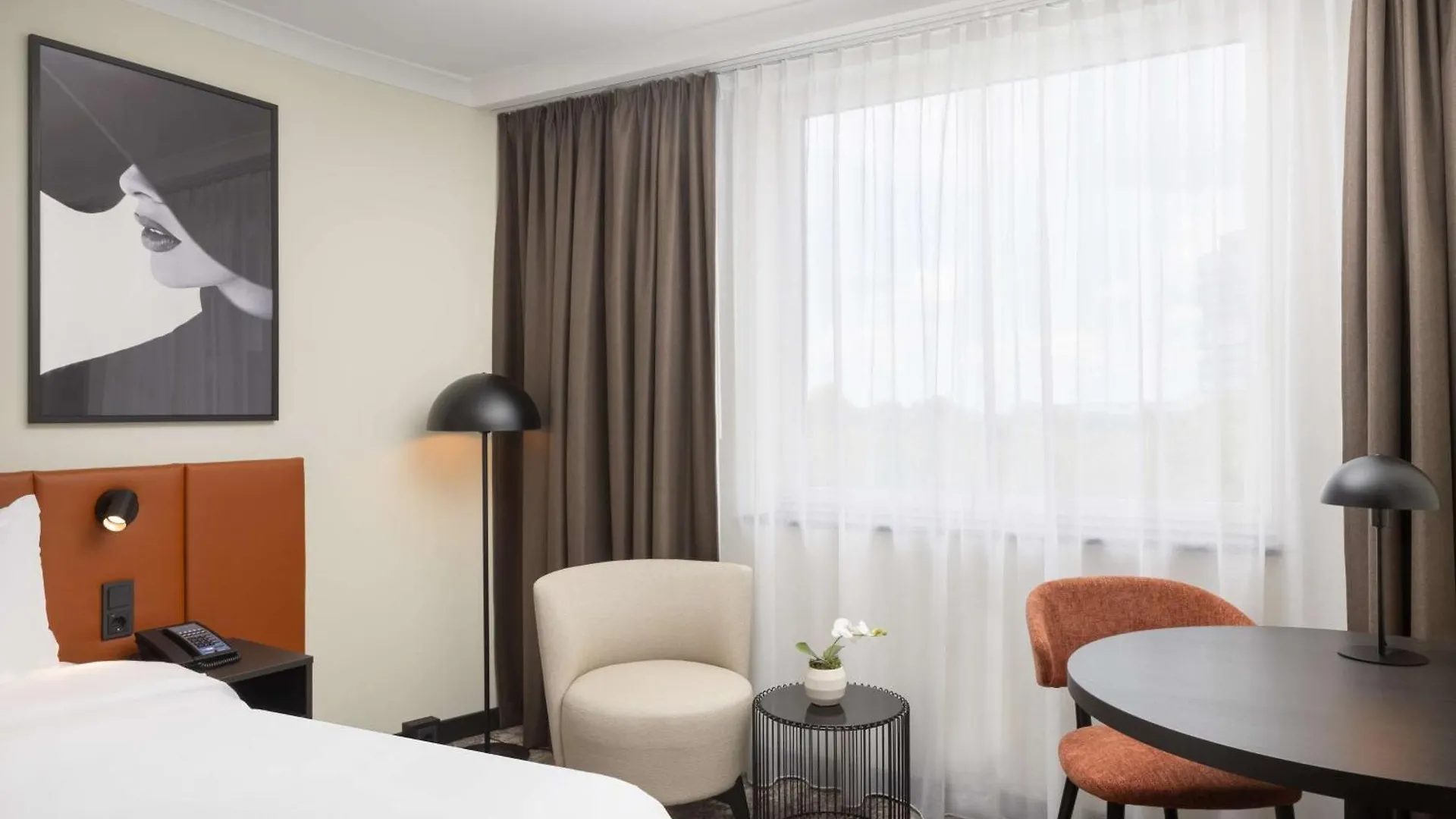 Отель Hilton Duesseldorf Германия