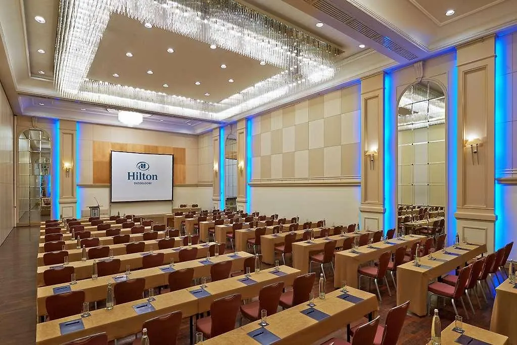 Отель Hilton Duesseldorf