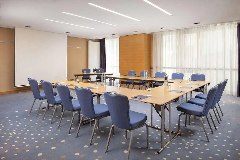 *****  Отель Hilton Duesseldorf Германия