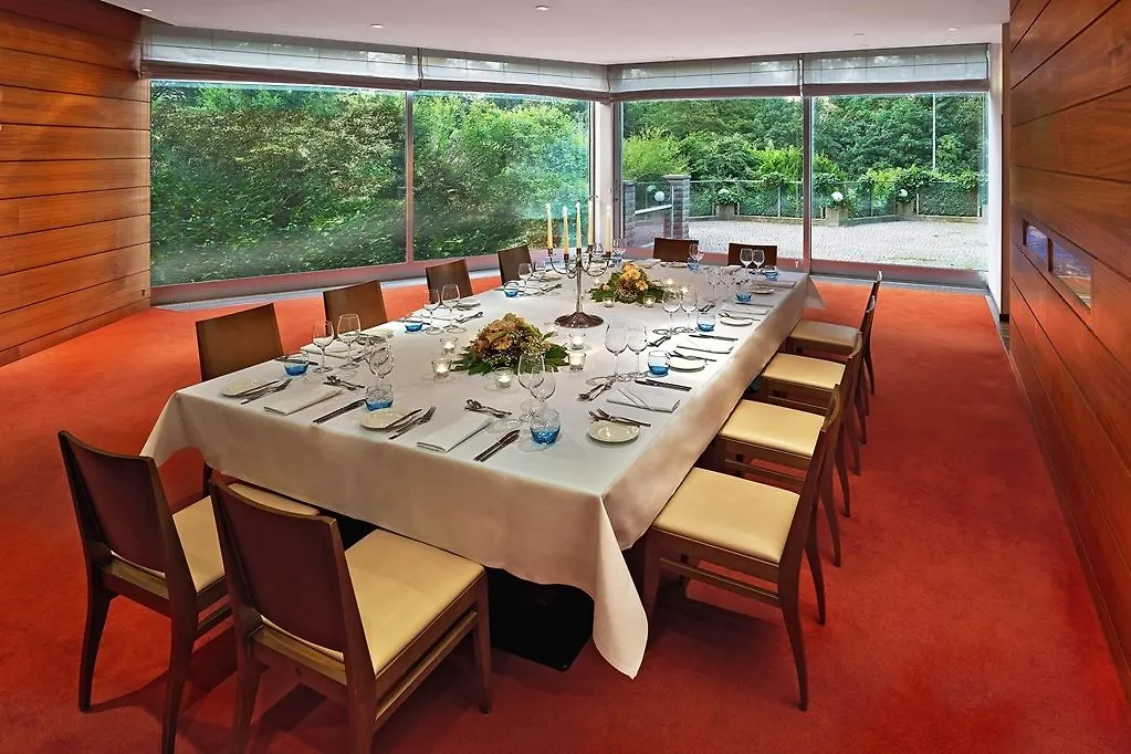 Отель Hilton Duesseldorf