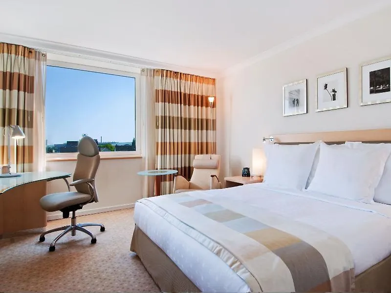 Отель Hilton Duesseldorf